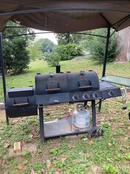 Photo of free Grill, piano,fish tank (Cross plains Tn friendship rd) #1