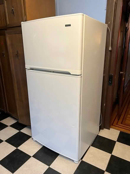 Photo of free Kenmore refrigerator (North Capitol Hill) #1