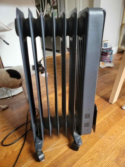 Photo of free Oil space heater (Wilbraham, MA) #4