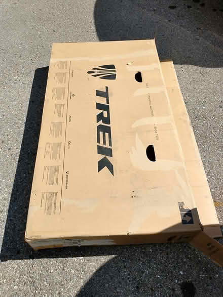 Photo of free bike box for airline baggage (east Markham) #1