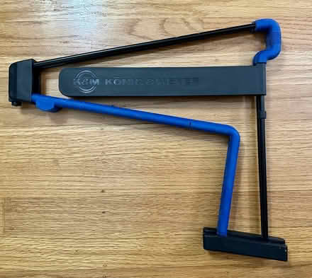 Photo of free folding guitar stand (UCD Med Ctr Sacto) #2