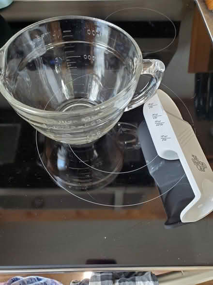 Photo of free glass measuring bowl and spoons (East Longmont) #1