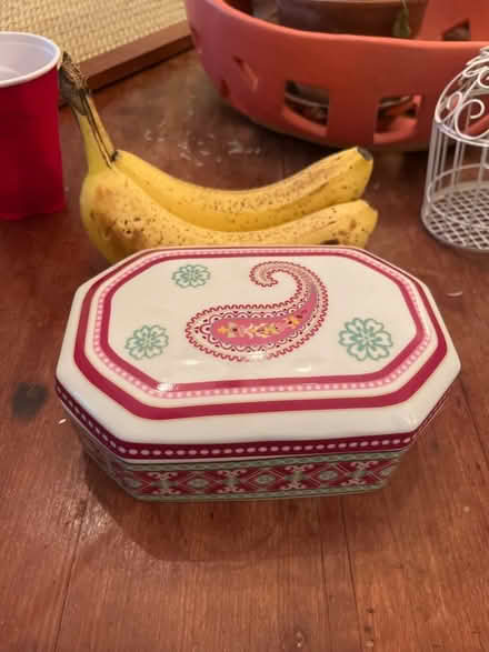 Photo of free Vera Bradley ceramic box (Roland park/Evergreen) #1