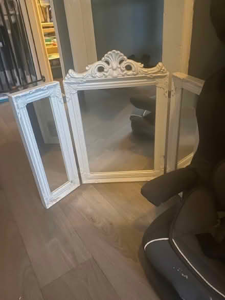 Photo of free folding mirror (Vale LA1) #1