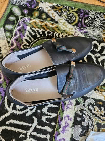 Photo of free Cute black flats size 5.5 (El Cerrito / East Bay) #2