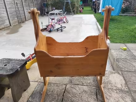 Photo of free Moses bed (Stoke Row RG8) #1