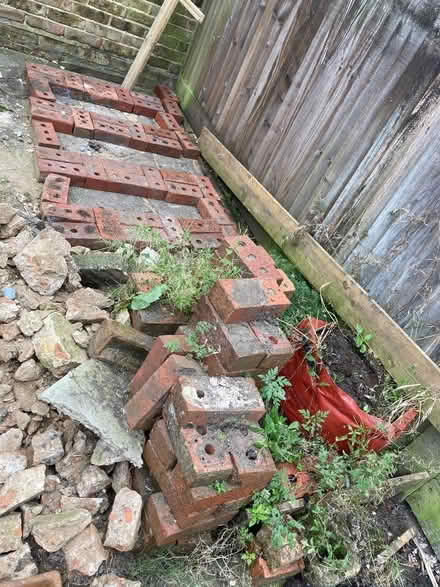 Photo of free Clean bricks (Riverhead TN13) #1