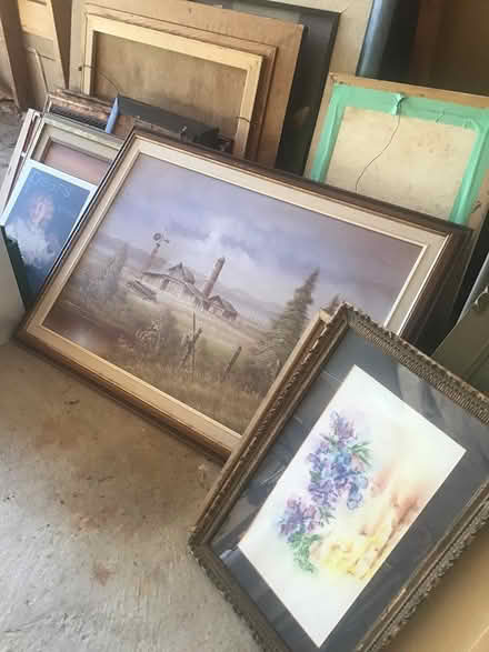 Photo of free Platters, pictures, uv sanitizer (East end of Wasaga Beach) #2