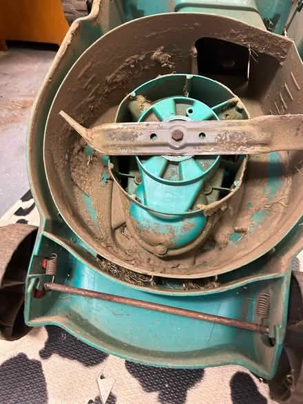 Photo of free Lawn mower - bent blade (Ipswich IP2) #1