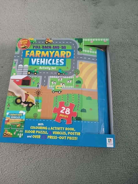 Photo of free Farmyard vehicles jigsaw and toys (CW2) #2