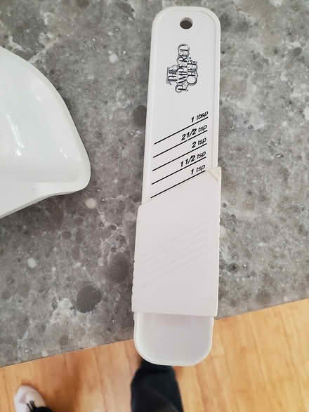 Photo of free glass measuring bowl and spoons (East Longmont) #3