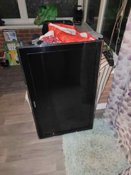 Photo of free 40 inch samsung tv not smart (Havelock road PO21) #1