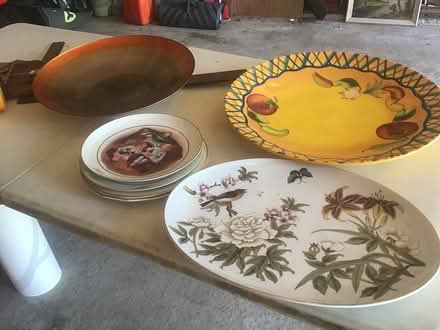 Photo of free Platters, pictures, uv sanitizer (East end of Wasaga Beach) #1