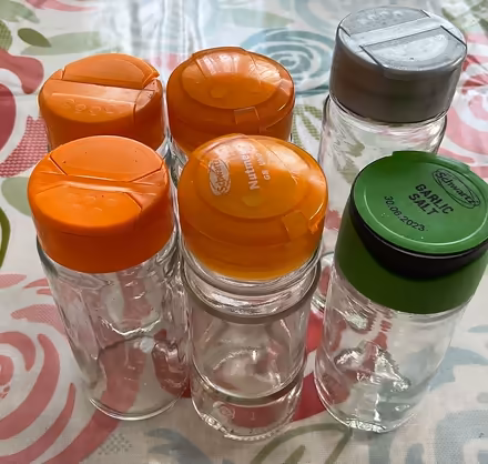 Photo of free Empty spice jars (New Barnet EN4) #1