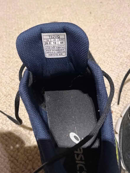 Photo of free Men’s Asics trainers Size US10 (Greenbank EH10) #2
