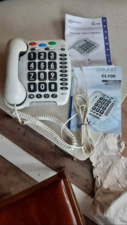 Photo of free large button telephone (Bexhill TN40) #1