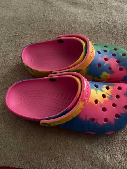 Photo of free Gentley used unisex CROCS (Sheraden (west end)) #2