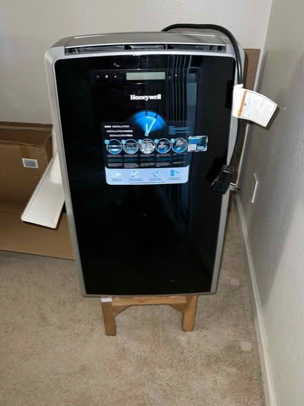 Photo of free Honeywell Air Conditioner (Sunnyvale near Seven Seas Park) #1