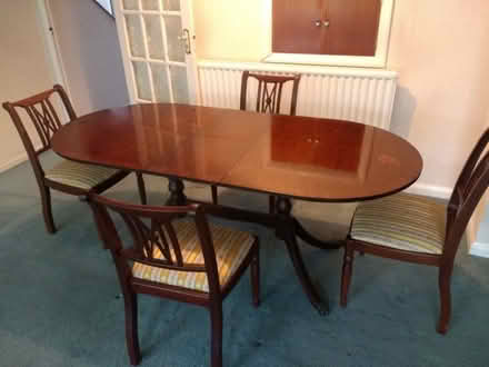 Photo of free Extending dining table and four chairs (Cockfosters EN4) #3