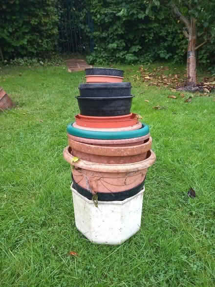 Photo of free Plastic plant pots (Bathampton) #1