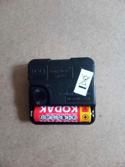 Photo of free Broken clock (YO22) #3