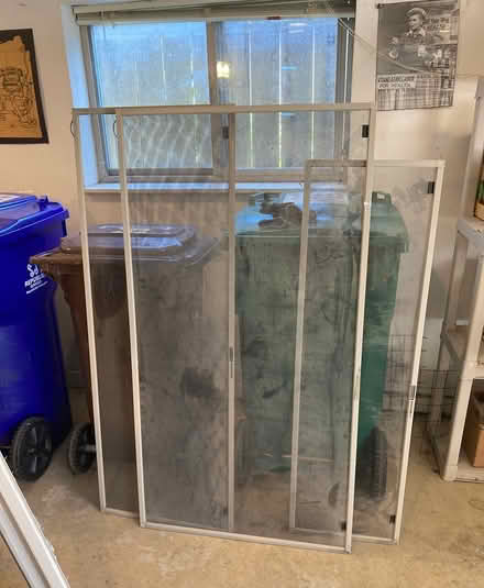 Photo of free 4 vinyl, 2-paned, retrofit windows (Richmond Annex) #1