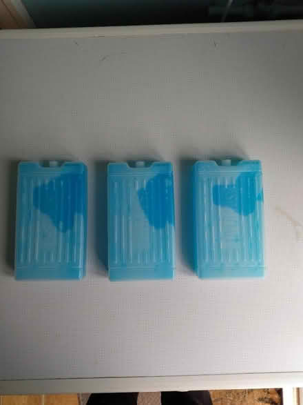 Photo of free 3x freezer ice packs (Shurdington GL51) #2