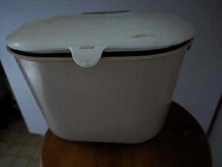 Photo of City of Toronto kitchen compost bin (Beaches area) #1