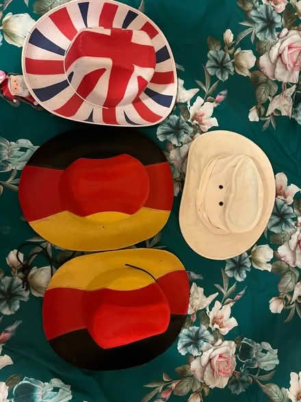 Photo of free Stetsons - some patriotic (Mill End, WD3) #2