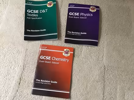 Photo of free GCSE revision guides x 3 (BH9) #1