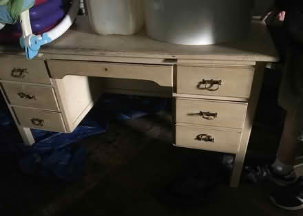 Photo of free Desk, hall table (Woodbridge) #1