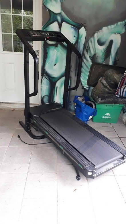 Photo of free Treadmill (Gatineau J8X2Z4) #1
