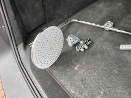 Photo of free Shower heads and bar (Wellington TF1) #1