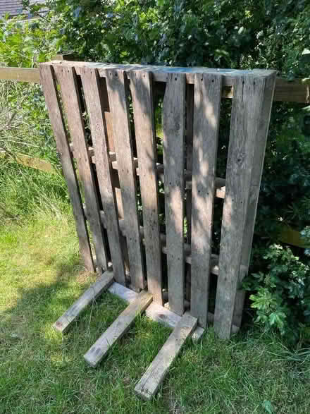 Photo of free Pallet (Woodstock OX20) #1