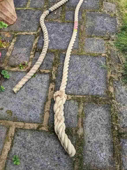 Photo of free Length of thick rope 7m approx some damage (Ruyton-XI-Towns SY4) #1