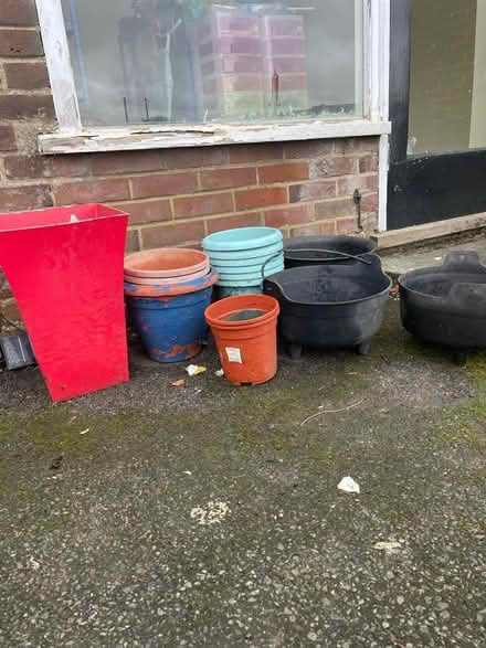 Photo of free Plastic plant pots (Amersham HP7) #4