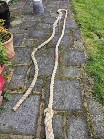 Photo of free Length of thick rope 7m approx some damage (Ruyton-XI-Towns SY4) #3