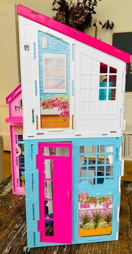 Photo of free Doll house (W8 8BN) #1