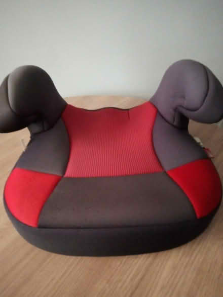 Photo of free Car booster seat (Pinehurst SN25) #1