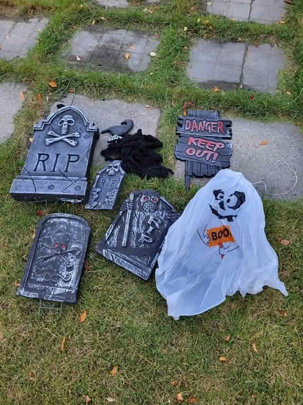 Photo of free Halloween decorations (Montgomery) #1