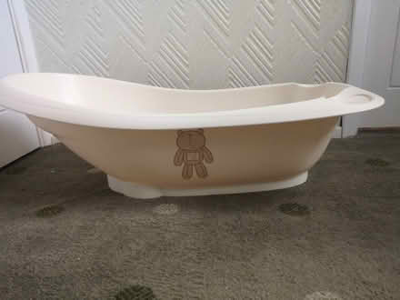 Photo of free Baby bath (Bennetts End HP3) #1