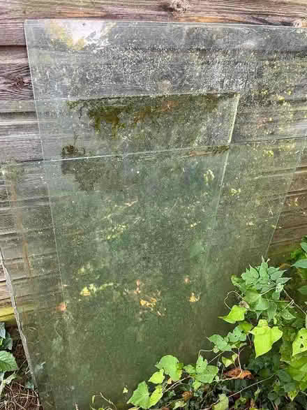 Photo of free Large piece of glass. (Lidlington MK43) #2