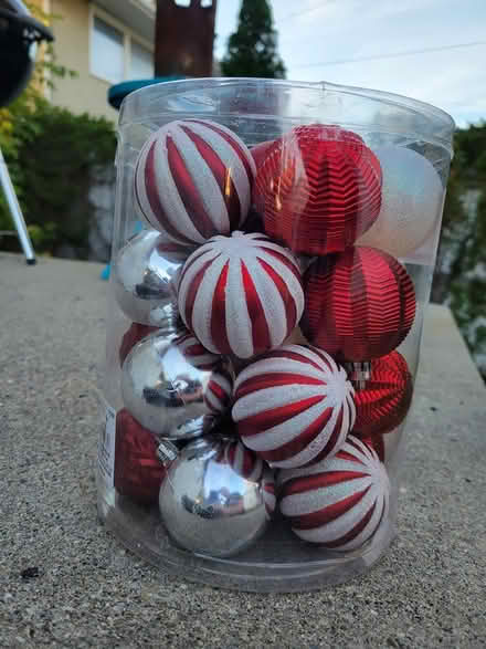 Photo of free Christmas ornaments (Montgomery) #2