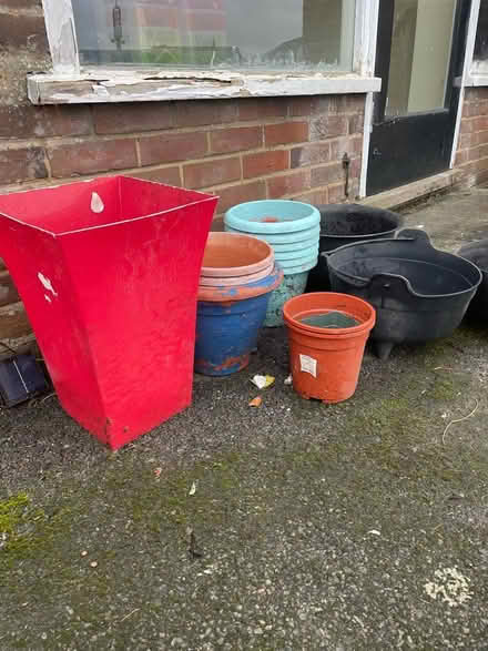 Photo of free Plastic plant pots (Amersham HP7) #1
