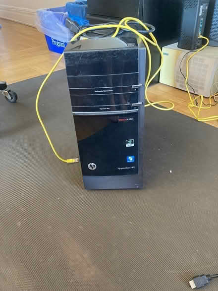 Photo of free computer, HP, elderly (UpperWest Side) #3