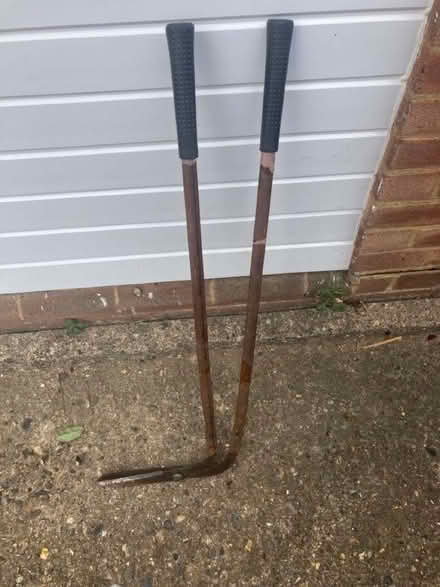 Photo of free Edge cutting shears very old and rusty but still working wel (Clapham MK41) #1