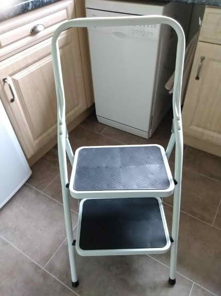 Photo of free small steps (Dronfield Woodhouse S18) #2