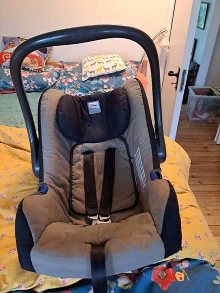 Photo of free Baby car seat (Underbarrow LA8) #1