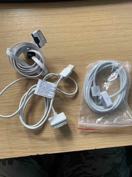 Photo of free iPad2 cables (Stafford ST17) #1