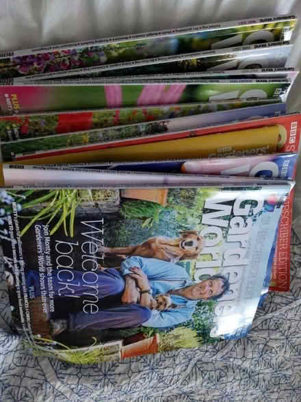 Photo of free Gardeners world magazine may 21 to march 22 (Buckstone EH10) #1